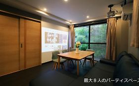 7Ppl Shinjuku Gyoen丶 National Garden丶 Kabukicho丶 Shinjuku Station丶 Golden Gai丶 Tokyo Metropolitan Government Building Yos4